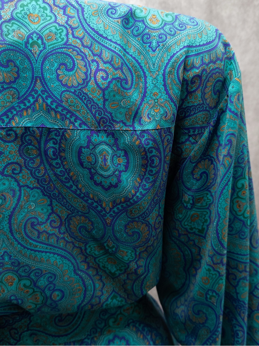 Vtg Victoria's Secret Gold Label Teal, Purple Paisley Satin Robe P/S‎ - Picture 9 of 10